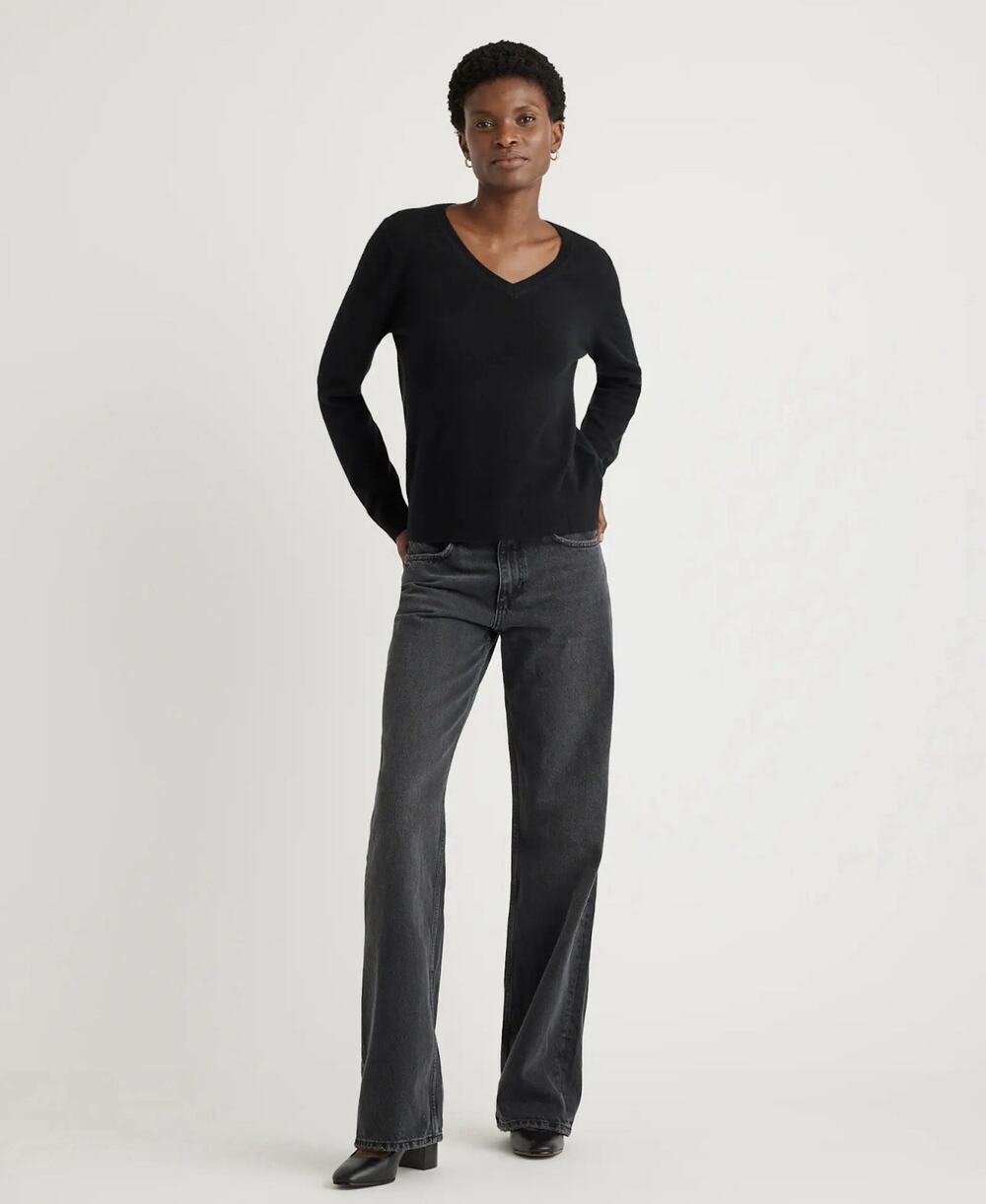 Quince Mongolian Cashmere V-Neck Sweater / Black / Medium